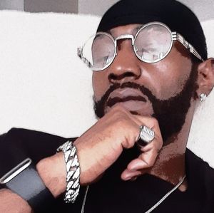 Meet your Posher, Corey